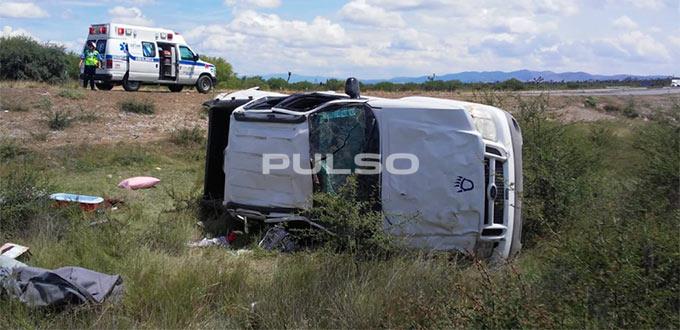 Dos mujeres lesionadas en volcadura sobre la Matehuala-SLP