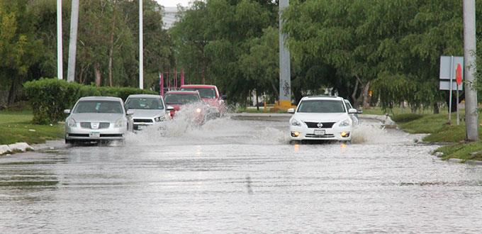 Refuerzan bordo que recibe aguas del río Santiago