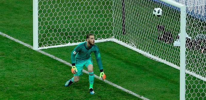 España respalda a De Gea después de debut para el olvido