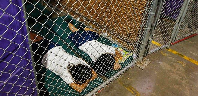 EU dice que separa a niños por falta de espacio en centros de detención