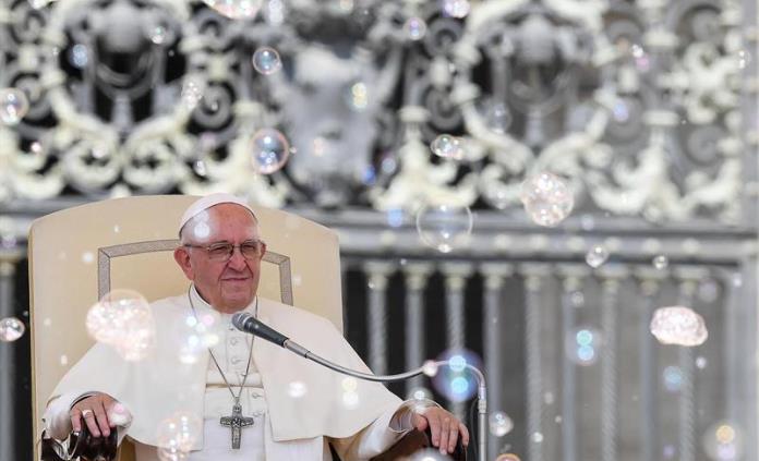 Dios “no es patrón” y los fieles “no son súbditos”, advierte el Papa