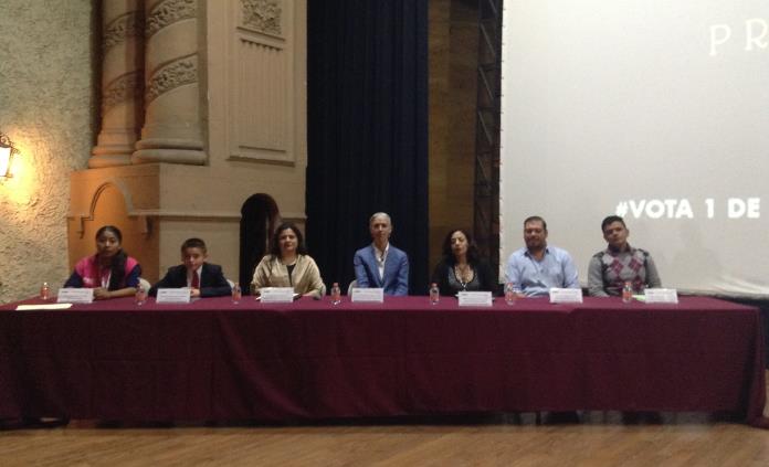 Rinden protesta funcionarios de mesas directivas de casilla