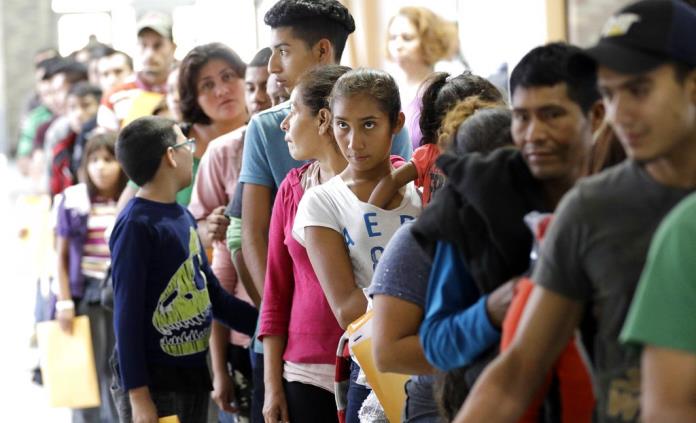 EUA anuncia fin de arrestos para enjuiciar a inmigrantes con hijos