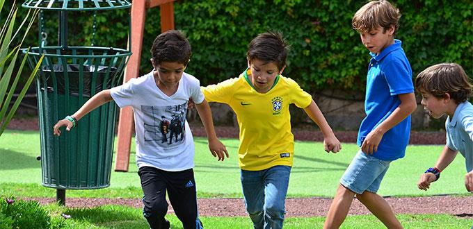 Compañeros del Instituto Andes festejan fin de cursos