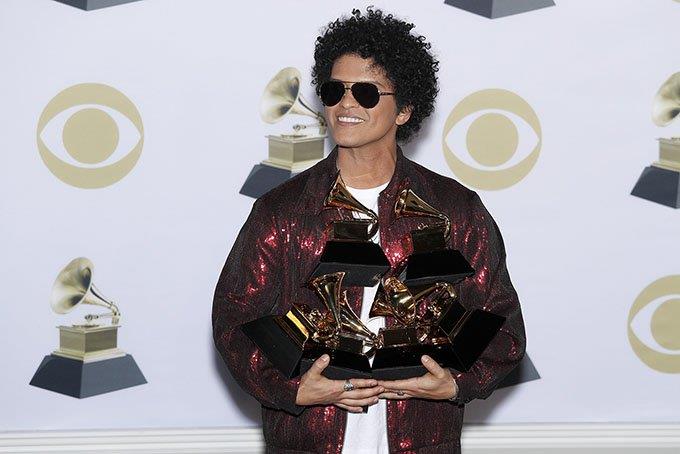 Grammy incrementa a ocho nominados en categorías principales