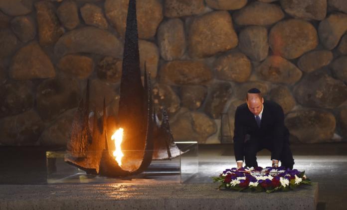 Príncipe William honra a víctimas del Holocausto en visita a Israel