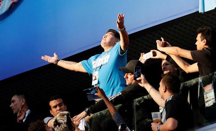 Maradona indispuesto tras victoria de Argentina en Mundial