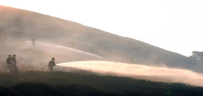 Los bomberos piden ayuda al Ejército para sofocar un incendio en Inglaterra