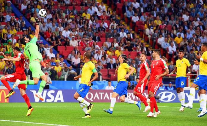 Brasil derrota a Serbia por 2-0 y jugará contra México en Samara
