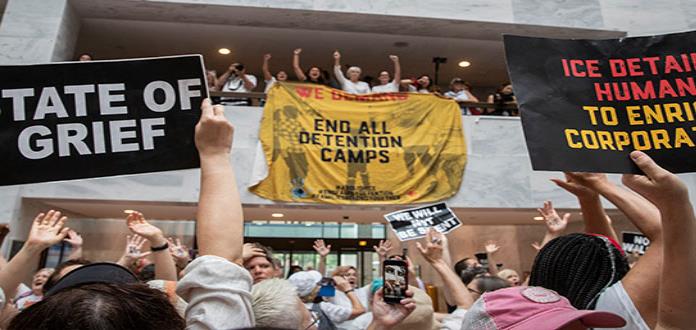 Detienen a 575 en protesta contra política migratoria