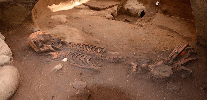 Encuentran fosas prehispánicas funerarias