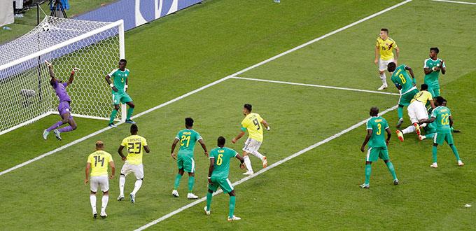 Con gol de Mina, Colombia pasa a “octavos” en Rusia