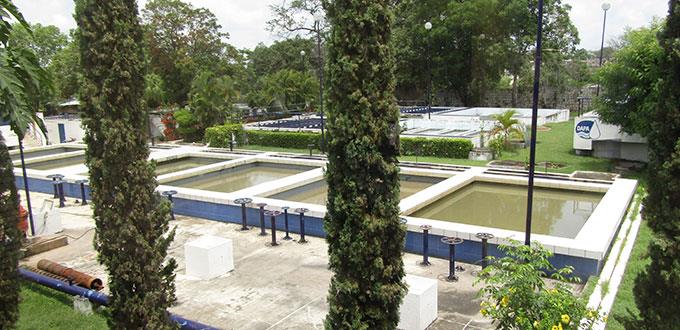 Población recibe agua no apta para beber