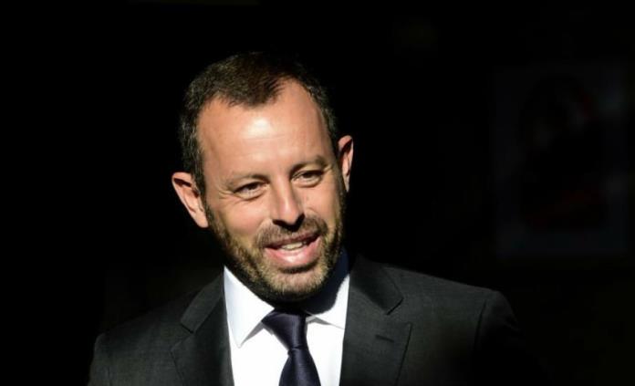 Procesan a expresidente del F.C. Barcelona por lavado de dinero