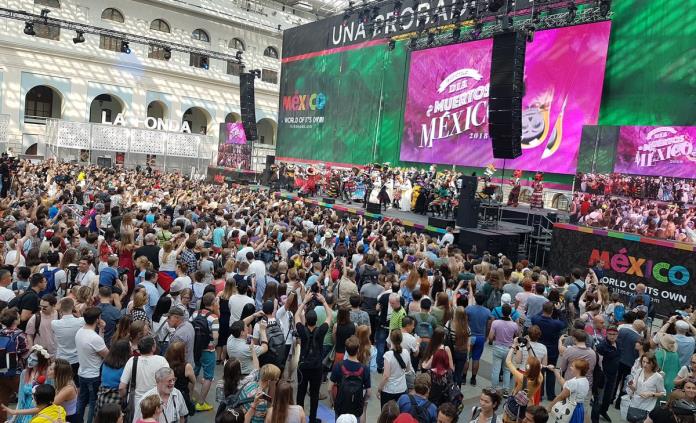 El mexicano Día de Muertos da vida al corazón de Moscú