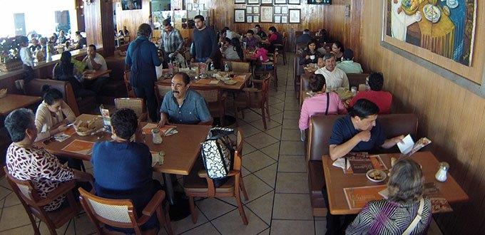 Restauranteros potosinos, molestos por Ley Seca