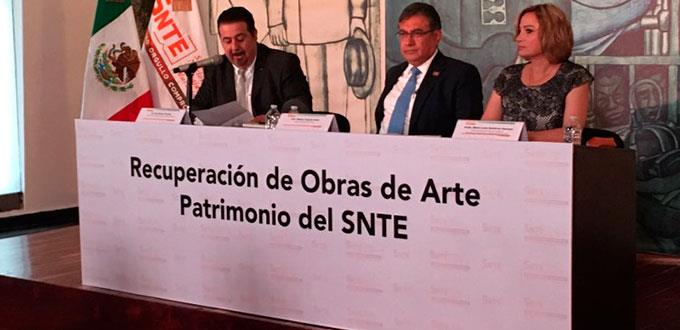 Entrega la PGR a SNTE obras de arte