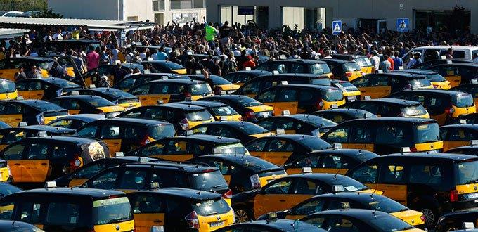 Los taxistas españoles seguirán en huelga tras fracasar acuerdo con Gobierno