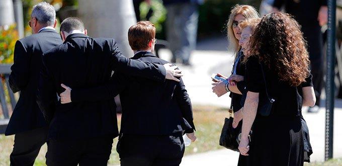Distrito escolar suspende investigación de masacre en Florida