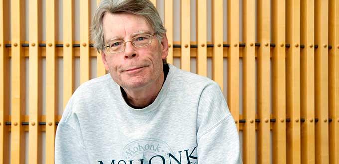 Stephen King critica la Fuerza Espacial de Trump y usuarios respaldan al escritor con memes