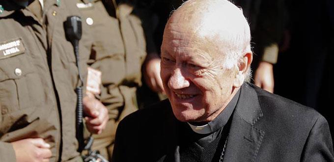 Arzobispo chileno guarda silencio ante fiscal que lo investiga por encubrimiento de abusos sexuales