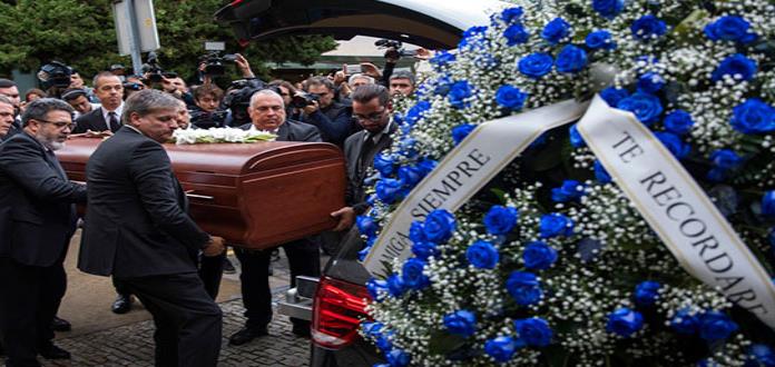 Realeza española, políticos y admiradores asisten al funeral de Montserrat Caballé