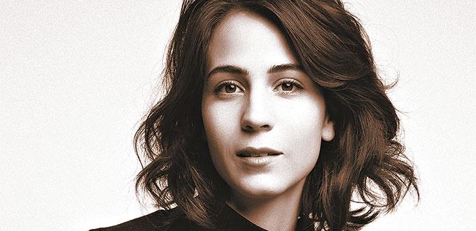 Cassandra Ciangherotti da su brazo a torcer