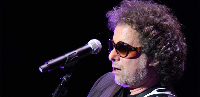 Andrés Calamaro regresa al rock con su nuevo disco Cargar la suerte