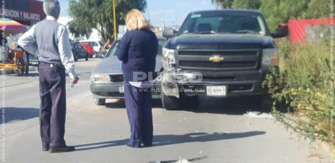 Conductor De Camioneta Choca Contra Autom Vil De Seguridad Ferroviaria En Las Piedras