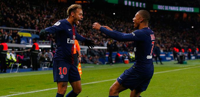 Mbappe y Neymar conducen al PSG a su duodécimo triunfo consecutivo