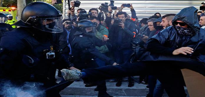 Enfrentamientos en Barcelona por una manifestación de policías