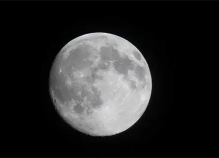 Luna de Gusano y eclipse lunar total iluminan el cielo de M&eacute;xico