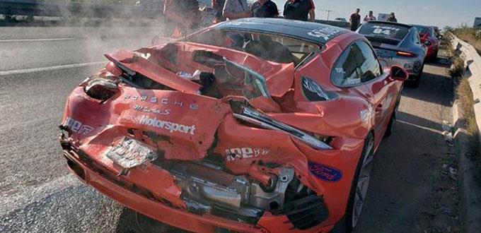 Dueños de autos de lujo accidentados se arreglan