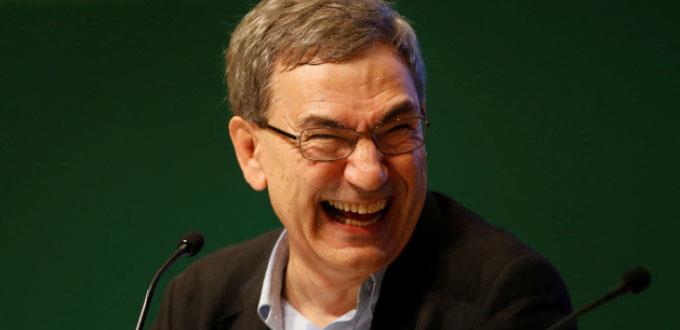 Orhan Pamuk asegura que escribe “para ser feliz”