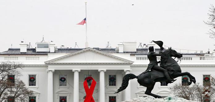 Trump ordena que banderas en EEUU ondeen a media asta 30 días por Bush padre