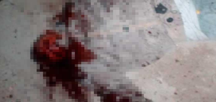 Asesinan a un hombre de un disparo en la cabeza; tenía una cartulina con mensaje
