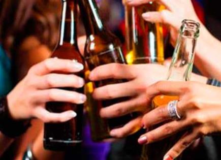 Los síntomas que presenta un adicto al alcohol, según la psicología