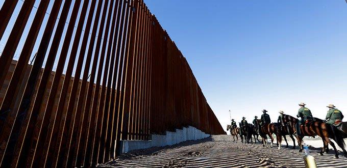 Trump insiste en muro en la frontera con México a través del que pueda verse