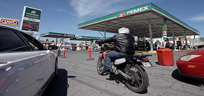 Por desabasto, filas de hasta 500 autos en gasolineras de Guanajuato