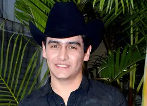 Julián Figueroa pasó sus últimos momentos con ansiedad: Imelda Garza
