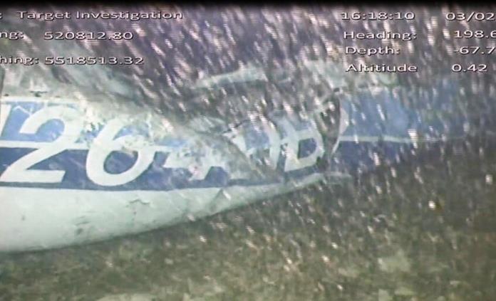 Recuperan cuerpo de avioneta donde viajaba futbolista argentino Sala