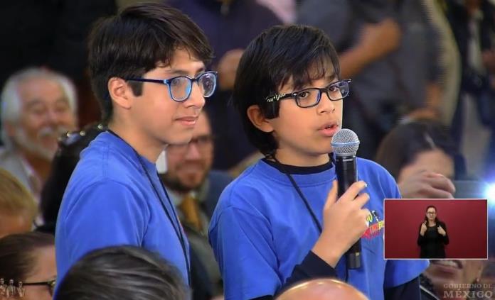 Niños reporteros preguntan a López Obrador sobre los menores desaparecidos