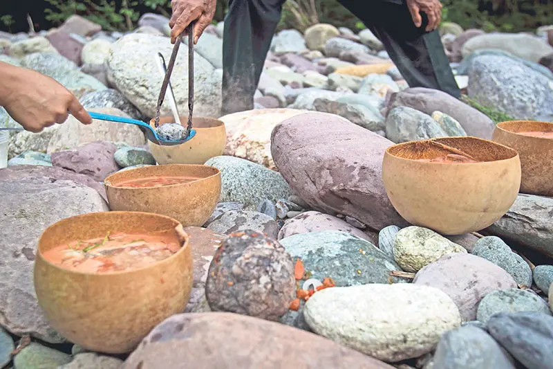 El caldo de piedra: una tradición oaxaqueña llena de beneficios para la salud