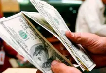Inician acciones de mexicanos en EU por impuesto a remesas