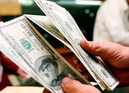 Inician acciones de mexicanos en EU por impuesto a remesas