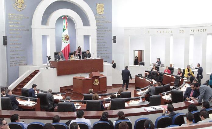 Diputados pagan con el erario seguro médico y de vida por 2.7 millones de pesos