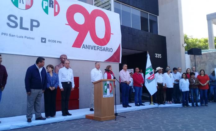 Aunque muchas veces nos han entregado nuestra carta de defunción, seguimos vivos, dicen durante 90 aniversario del PRI