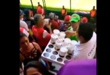 Fidel Kuri regala cervezas a aficionados de Veracruz