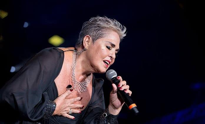 Acusan a Rogerio Azcárraga de robar las regalías de Lupita DAlessio