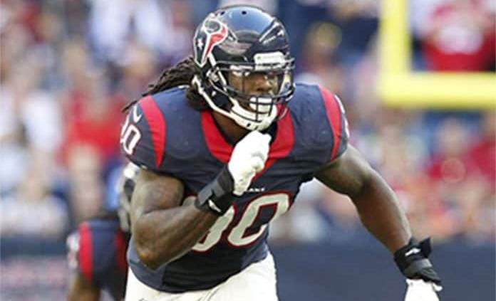 Los Texanos colocan etiqueta de jugador franquicia a Clowney